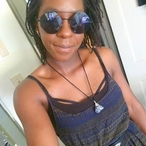 Meet your Posher, Simone